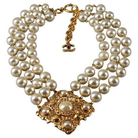 chanel pearl diamond necklace.